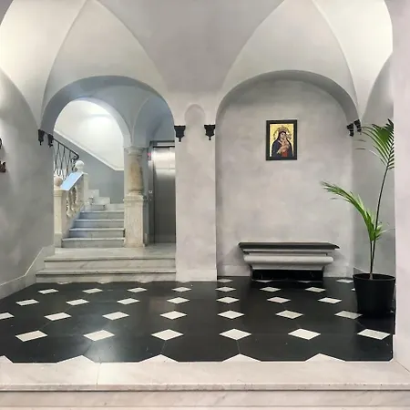 Lusso Dei Rolli Attico Pellicceria Con Terrazzo Apartamento