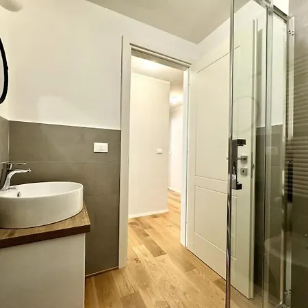 Lusso Dei Rolli Attico Pellicceria Con Terrazzo * Génova